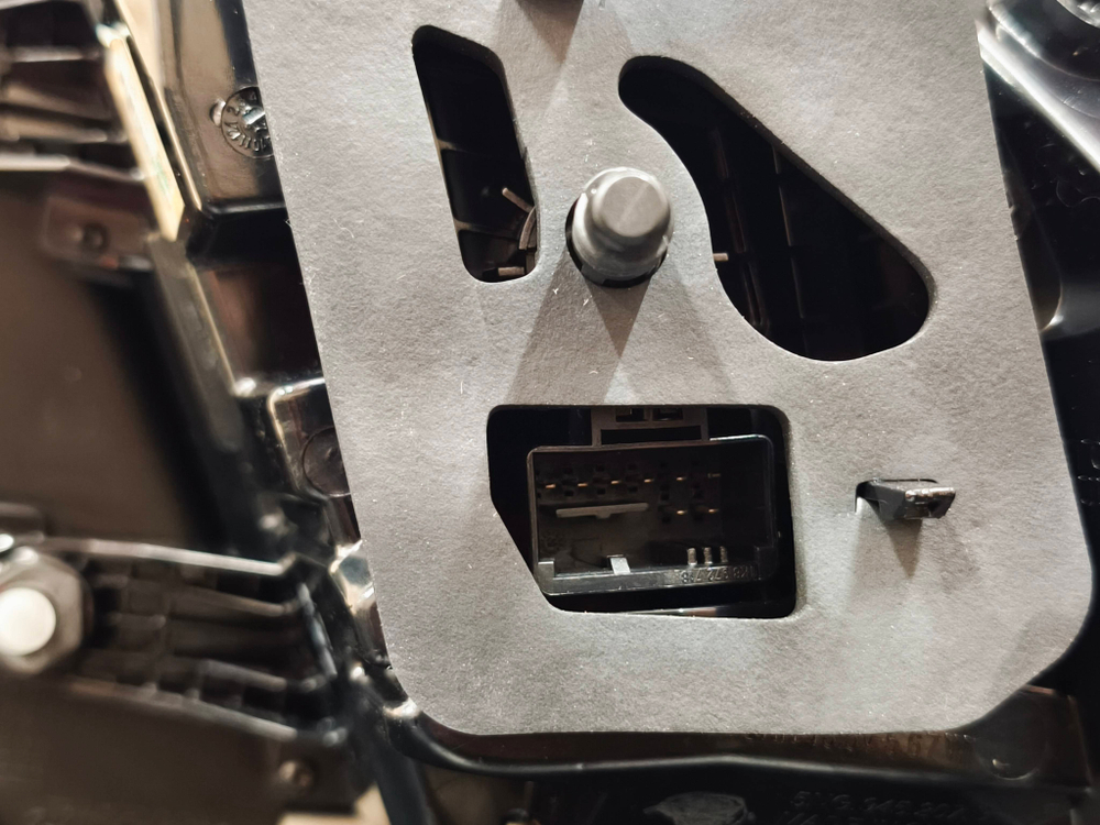 Фара задняя левая VW Tiguan IQ.Light