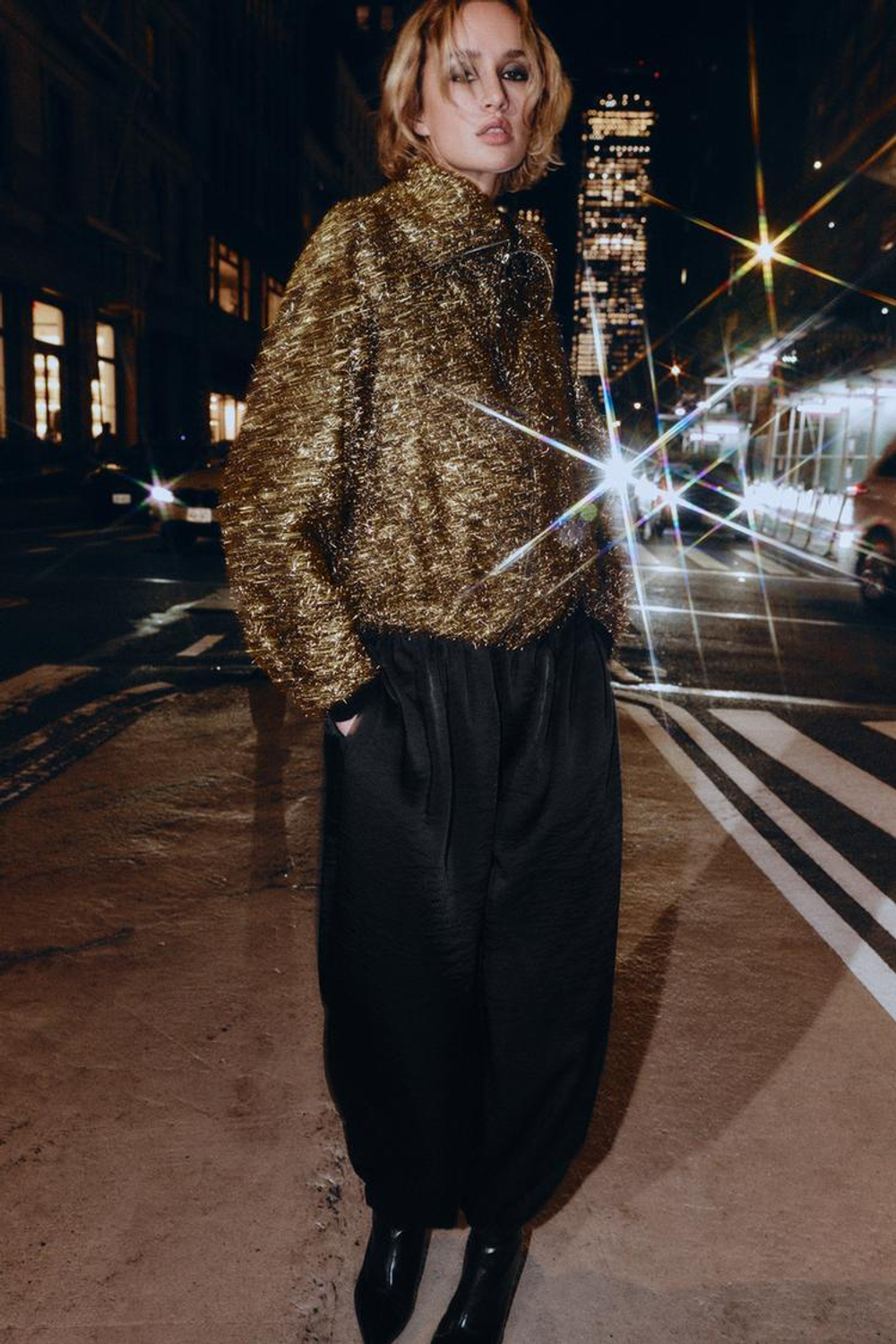 ZARA БОМБЕР С МЕТАЛЛИЗИРОВАННОЙ НИТЬЮ, ЧЕРНЫЙ/ЗОЛОТОЙ