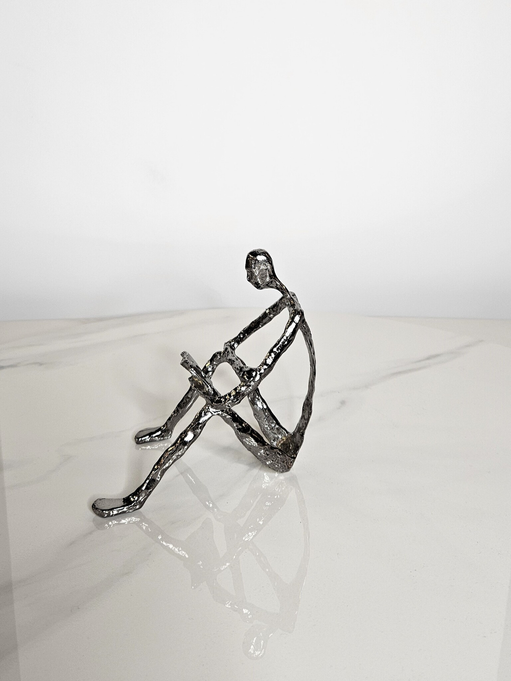 Статуэтка Reading Man