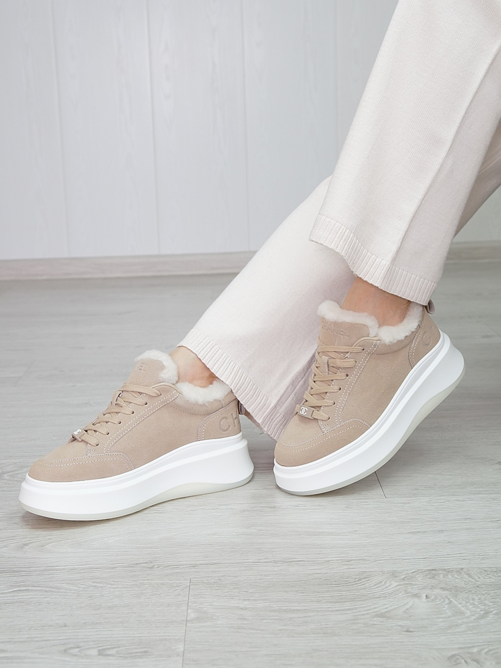 Кроссовки женские зимние