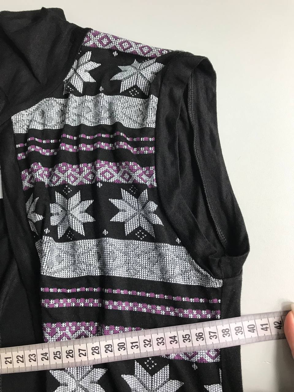 Жилетка длинная из вискозы с узорами 46 размер