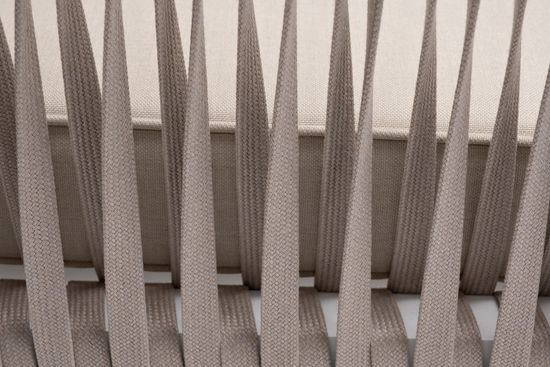"Касабланка" диван 2-местный плетеный из роупа, каркас алюминий белый муар, роуп бежевый 20мм, ткань бежевая 15052