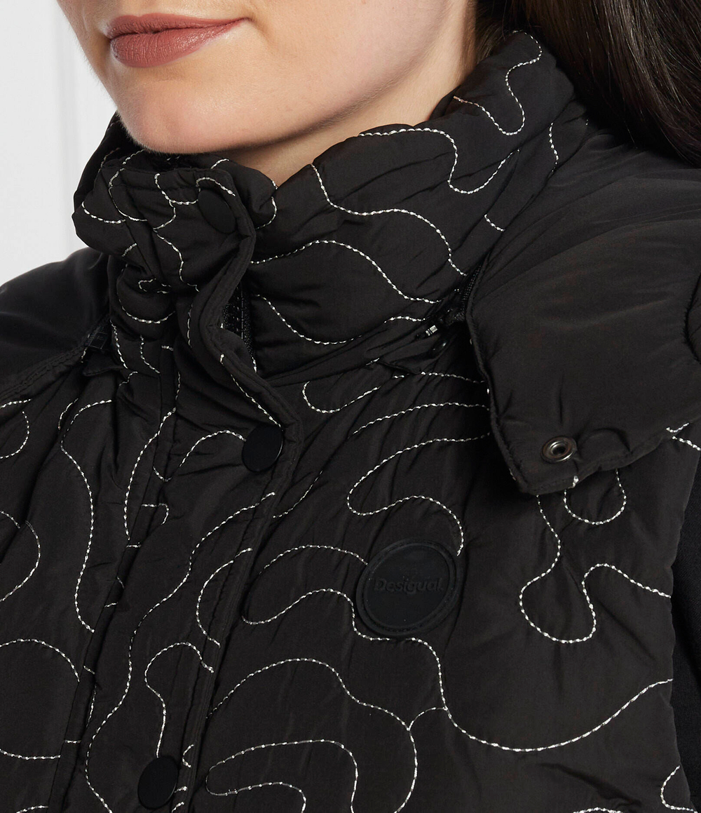 Пуховая безрукавка Desigual - черный(23WWEW15)