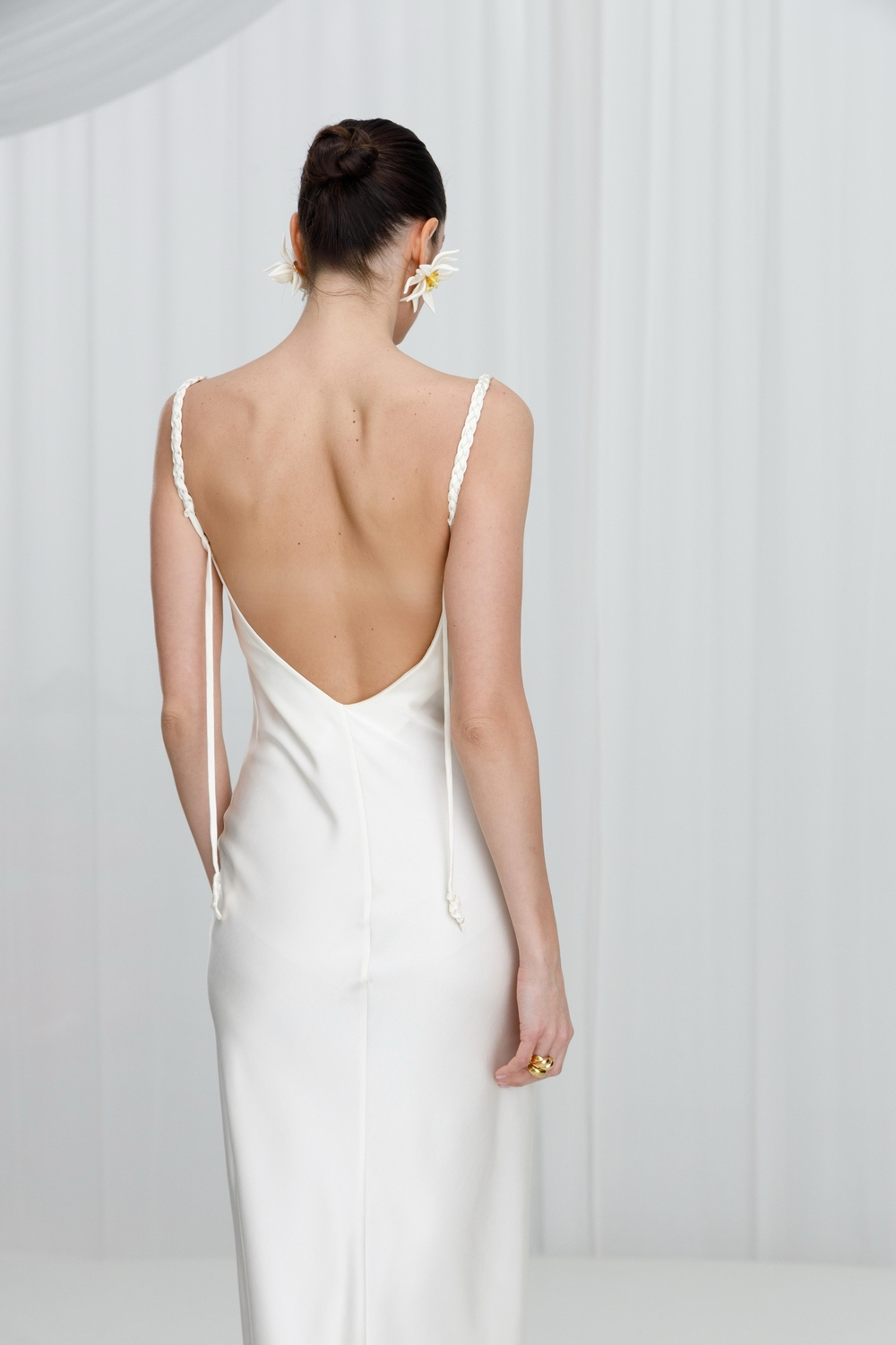 Платье с разрезом Косы