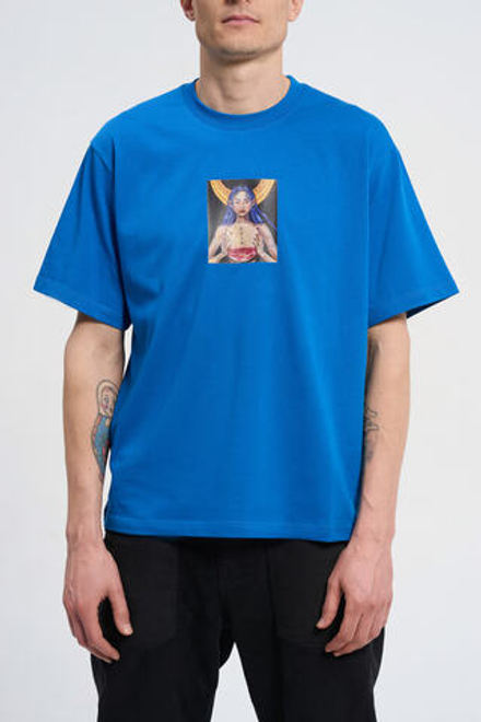 Футболка с девушкой от «Чайной бухты»