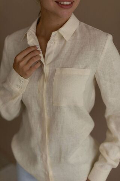 Рубашка изо льна молочного цвета