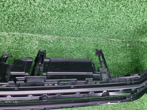 Решетка переднего бампера Land Cruiser 300 (21-нв)