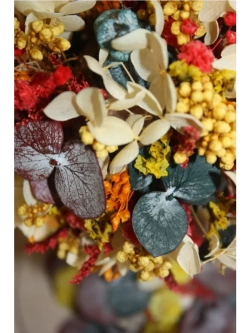 деревце из натуральных цветов в стекле