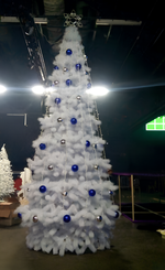 уличная каркасная белая елка