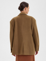 Полупальто oversize с широкими плечами