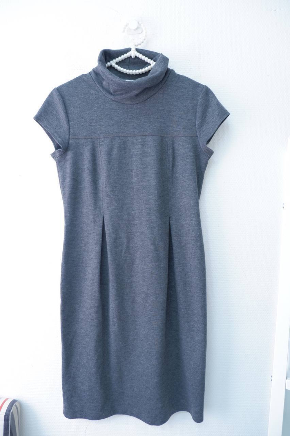 Платье Heine лаконичное 42/44 размер