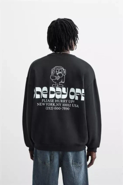 ZARA ТОЛСТОВКА С КОНТРАСТНЫМ ПРИНТОМ, ЧЕРНЫЙ