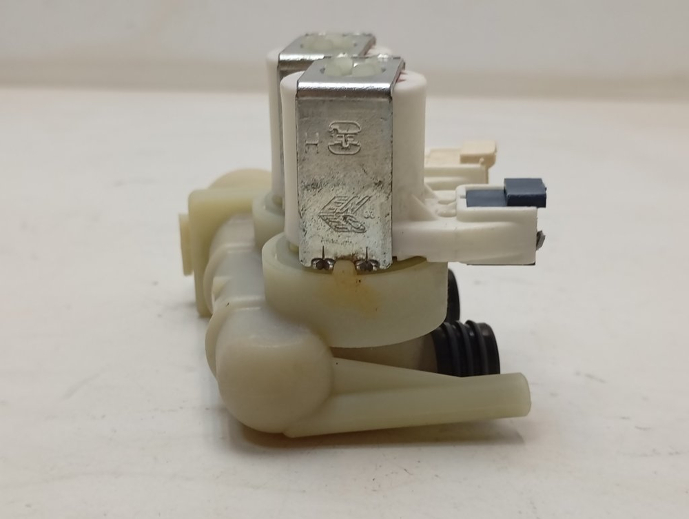 WMSG7105 кт46 Клапан подачи воды для стиральной машины Hotpoint-Ariston б/у