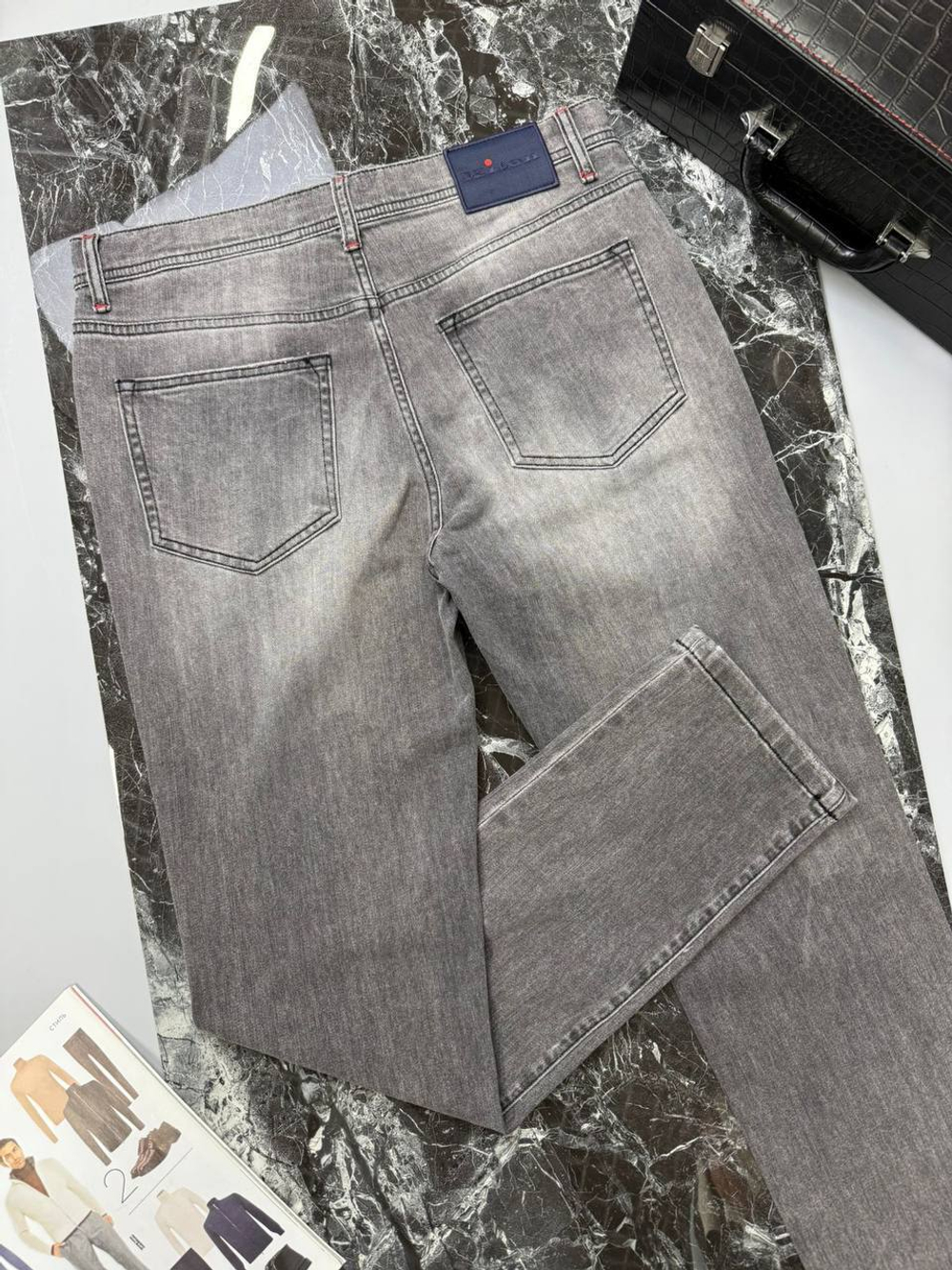 Джинсы Kiton