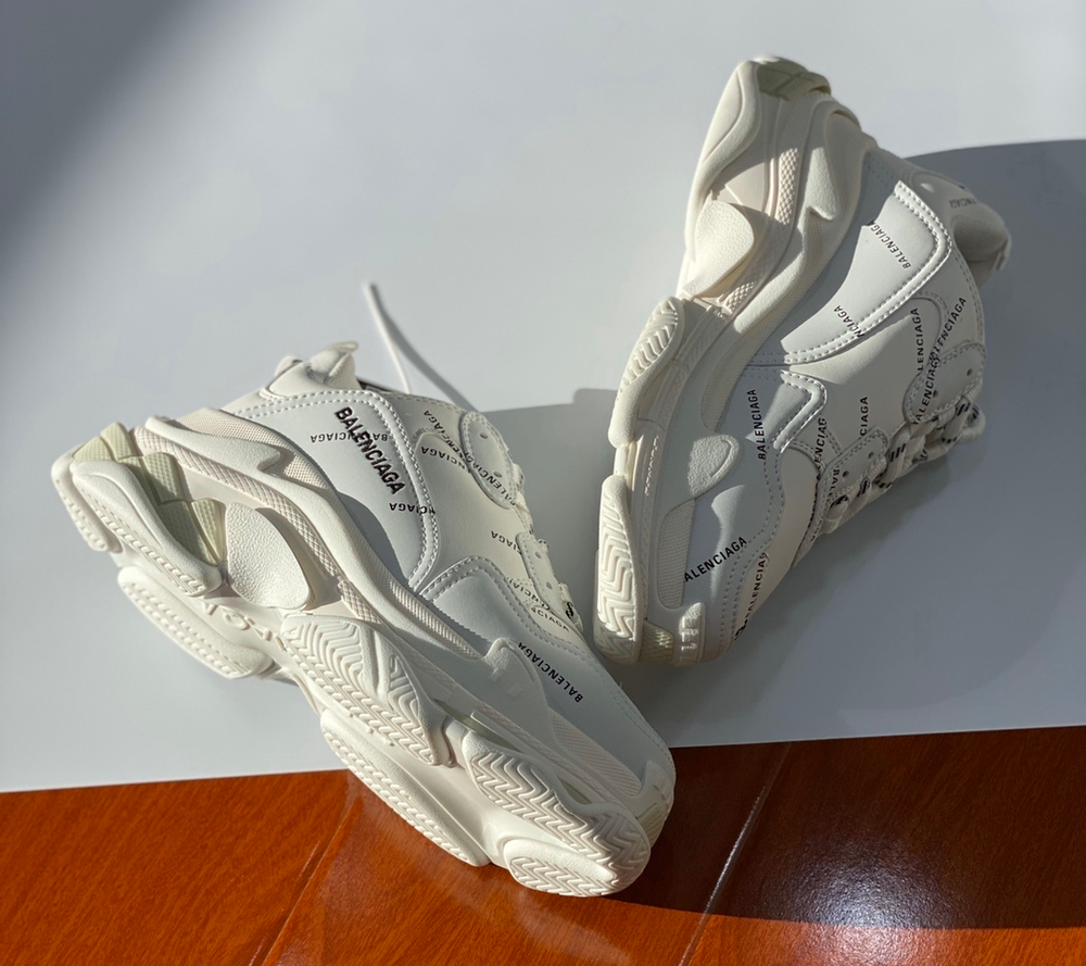 Balenciaga Triple S