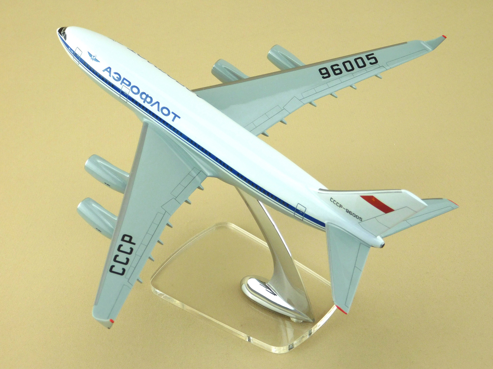 Модель самолета Ил-96-300 (М1:200,  Аэрофлот СССР-96005)