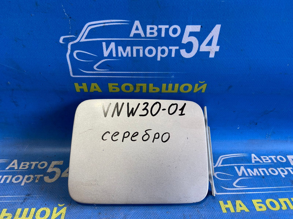 Лючок бензобака NISSAN LARGO 1993