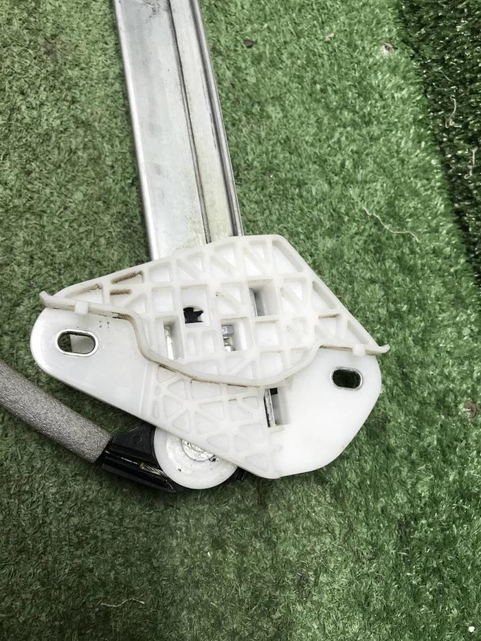 Стеклоподъемник задний правый Changan Uni-T 20-нв