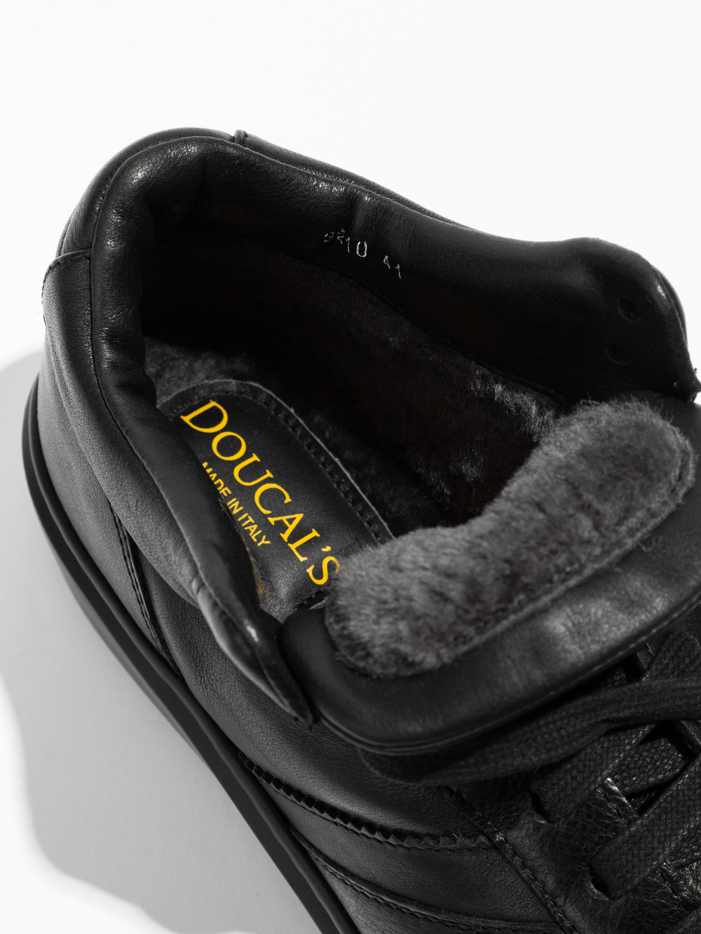 Кожаные кроссовки  Doucal's 3210 на меху
