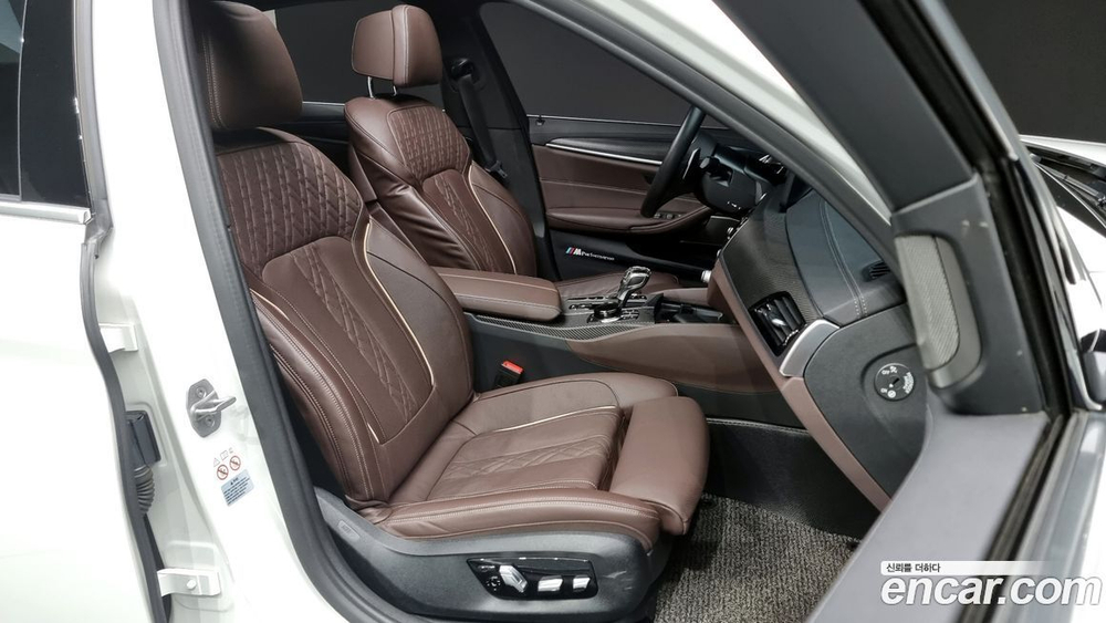 BMW 5 Series (G30) 530e M Sports (10.2021)