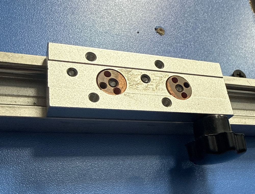 SGR10 Каретка с фиксатором