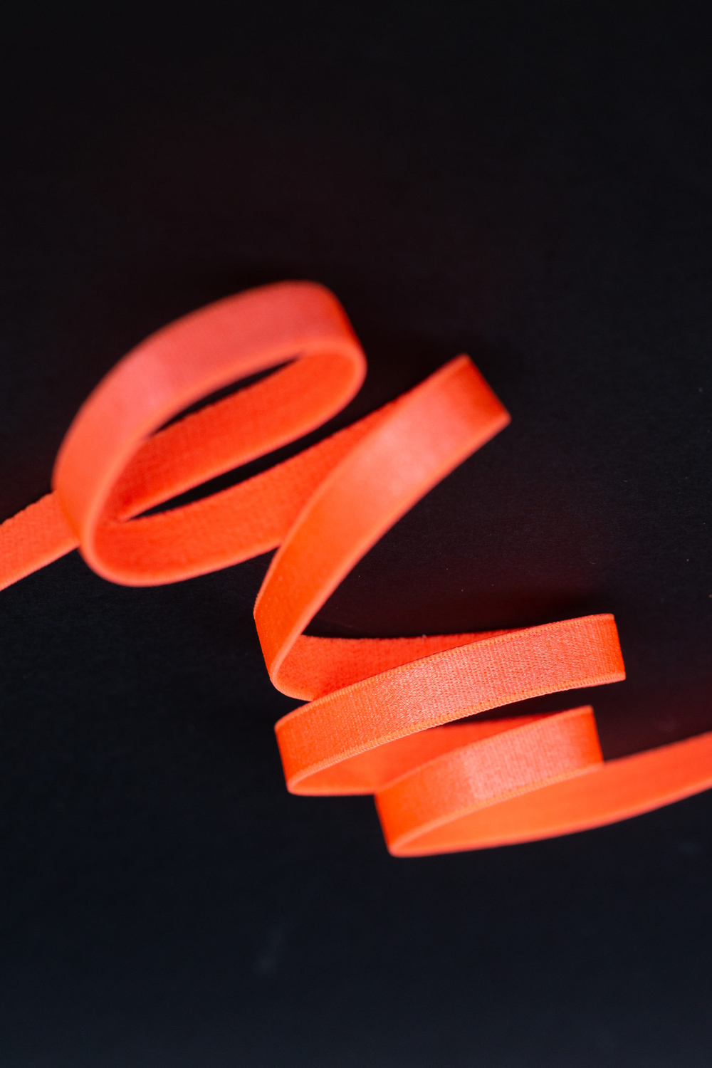 Резинка бретелечная оранжевая неоновая глянцевая 10 мм