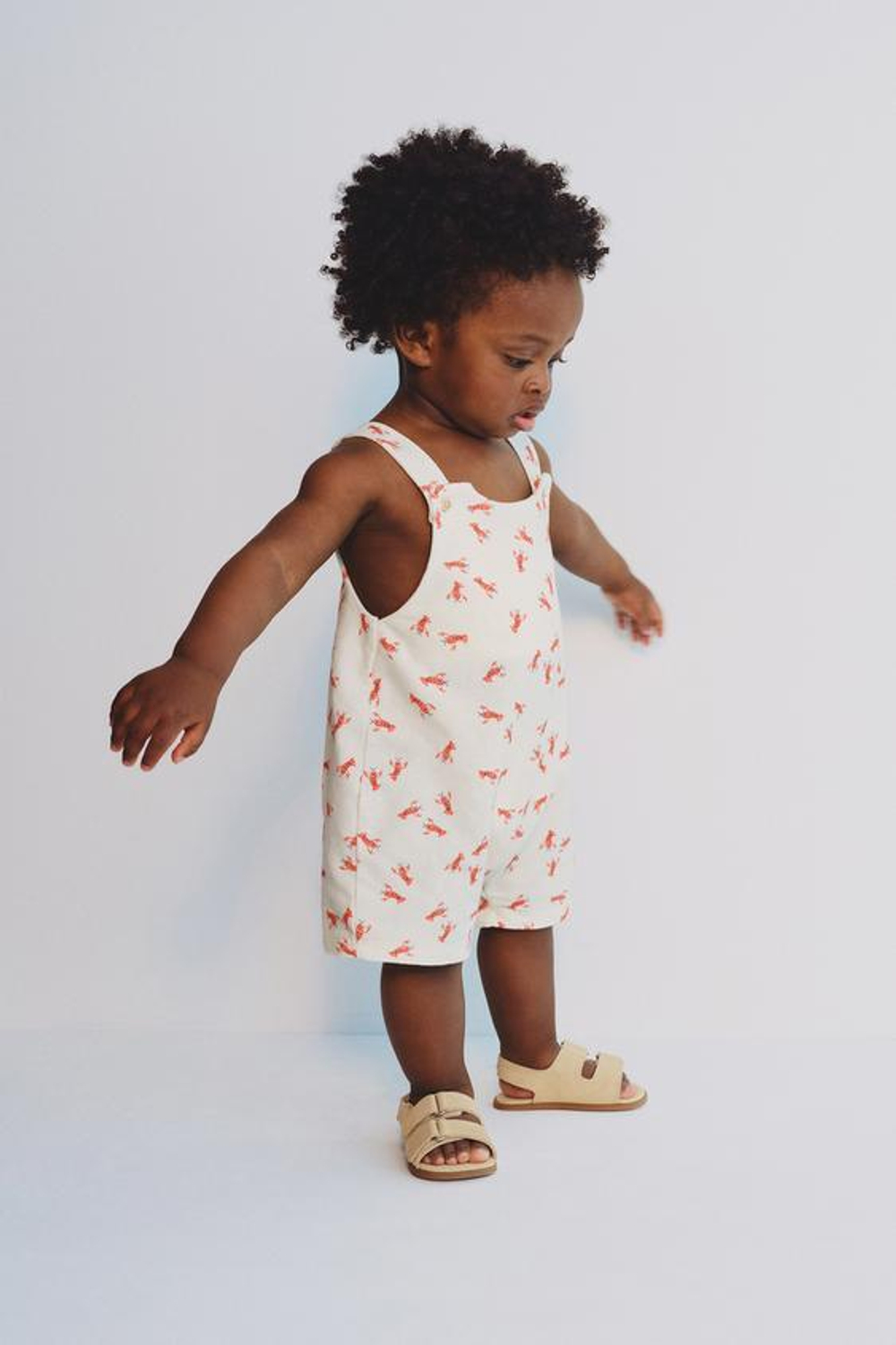 ZARA КОРОТКИЙ КОМБИНЕЗОН С ПРИНТОМ «ЛОБСТЕРЫ», СВЕТЛЫЙ ЭКРЮ