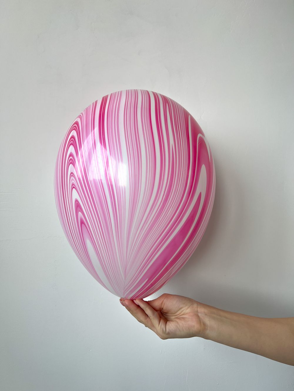 Q Шар 11" / 24 см, супер агат бело розовый Red White (БГ-16)  Изображение3