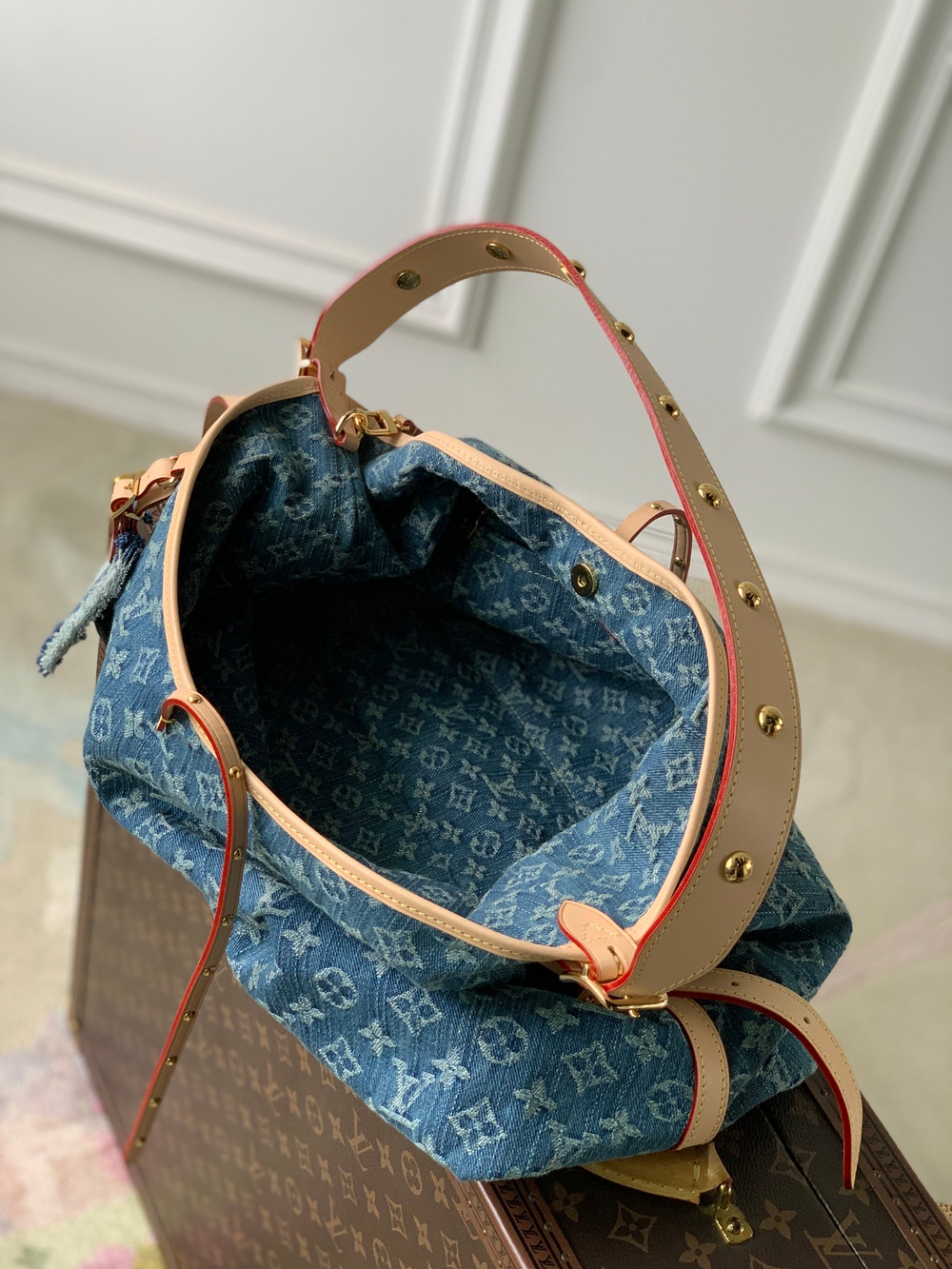 Louis Vuitton CarryAll MM