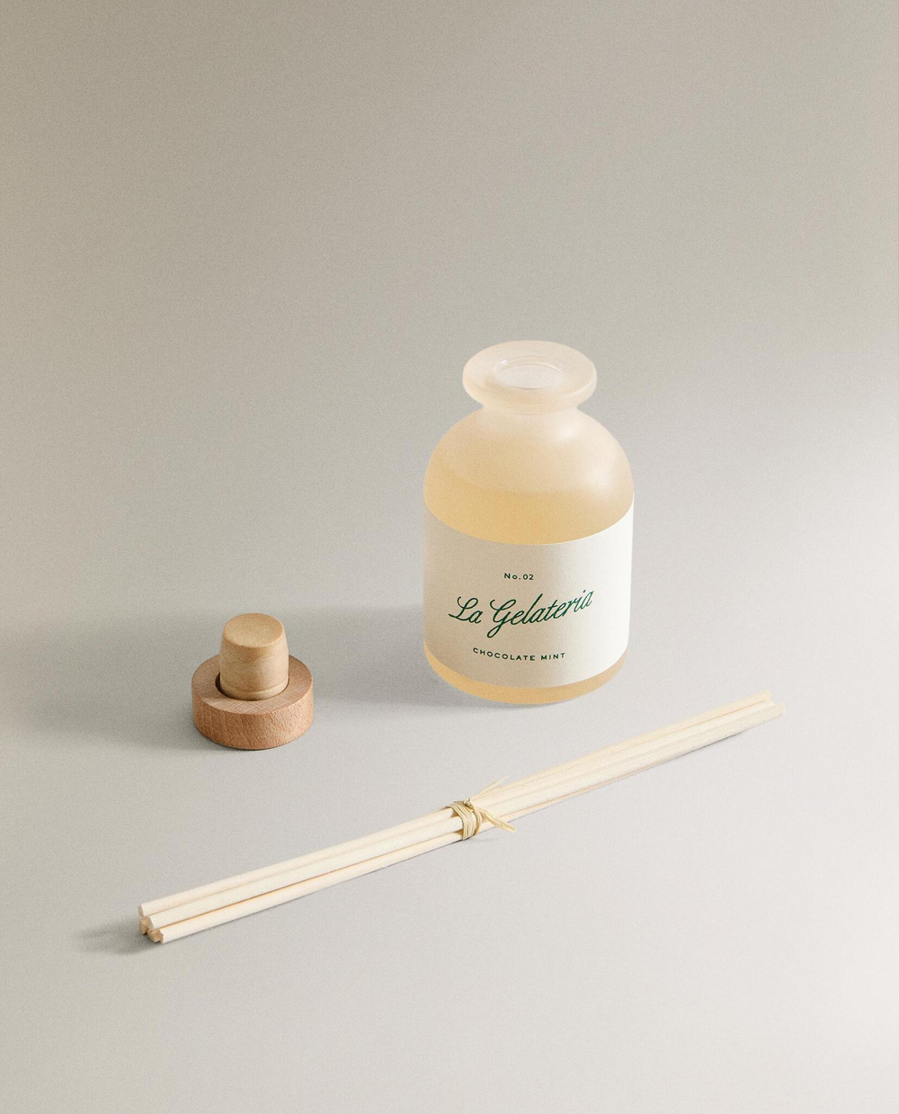 Zara Home CHOCOLATE MINT REED DIFFUSERS — ароматический диффузор с тростниковыми палочками, Шоколадно-мятный, 120 мл