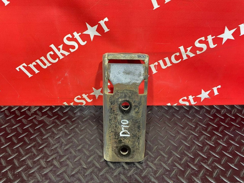 Кронштейн амортизатора переднего