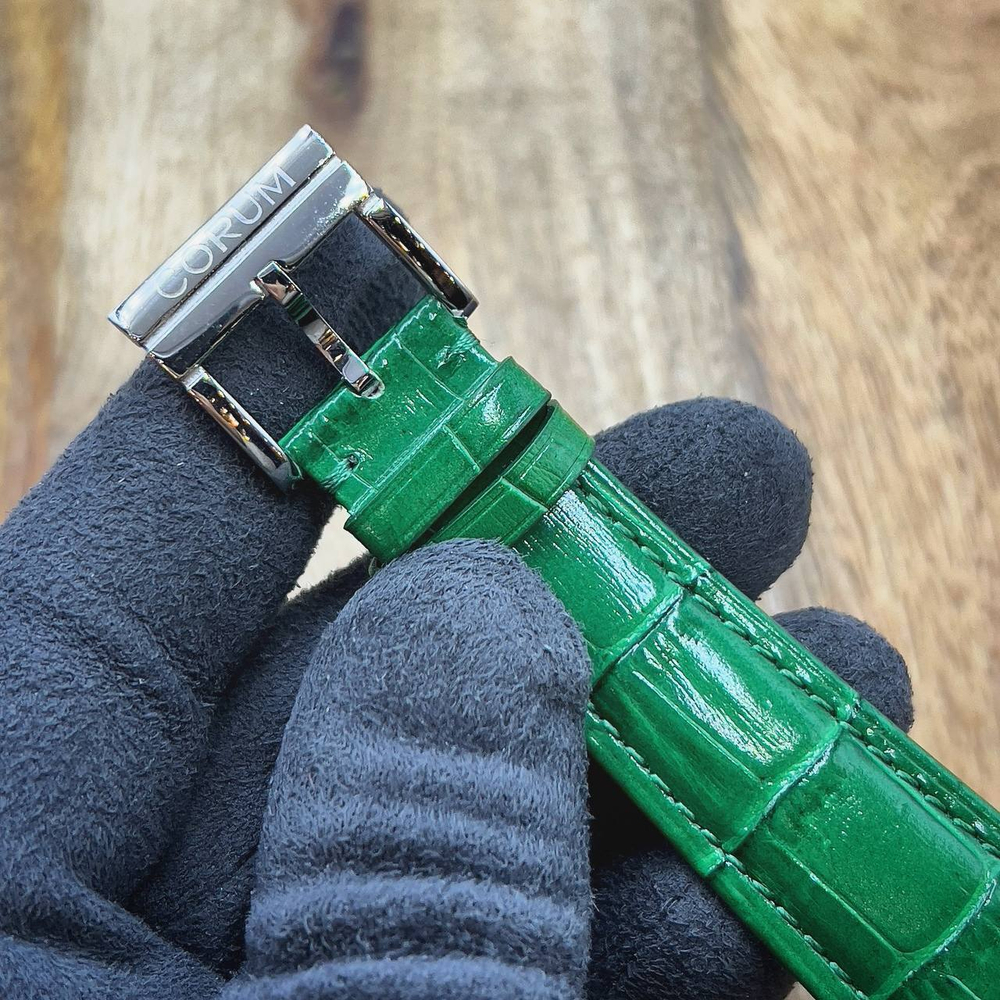Часы Corum