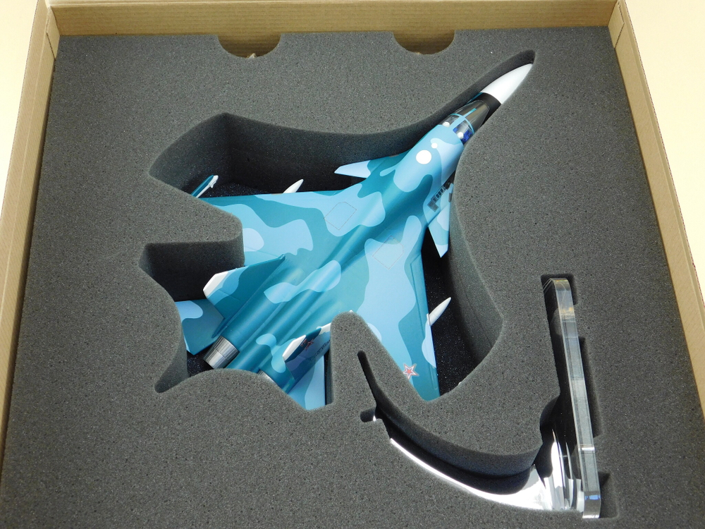 Модель самолета Су-34 (М1:72, ВВС России, RF-95845, 17)