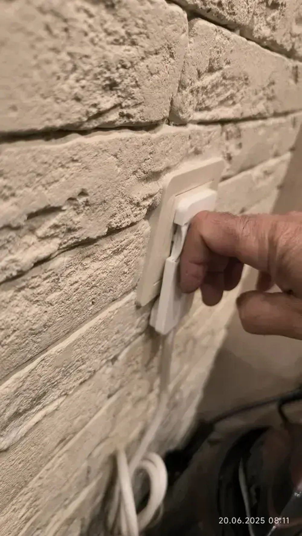 Удлинитель электрический 2 розетки 1,5 Метра с плоской потайной вилкой невидимкой (за шкаф)