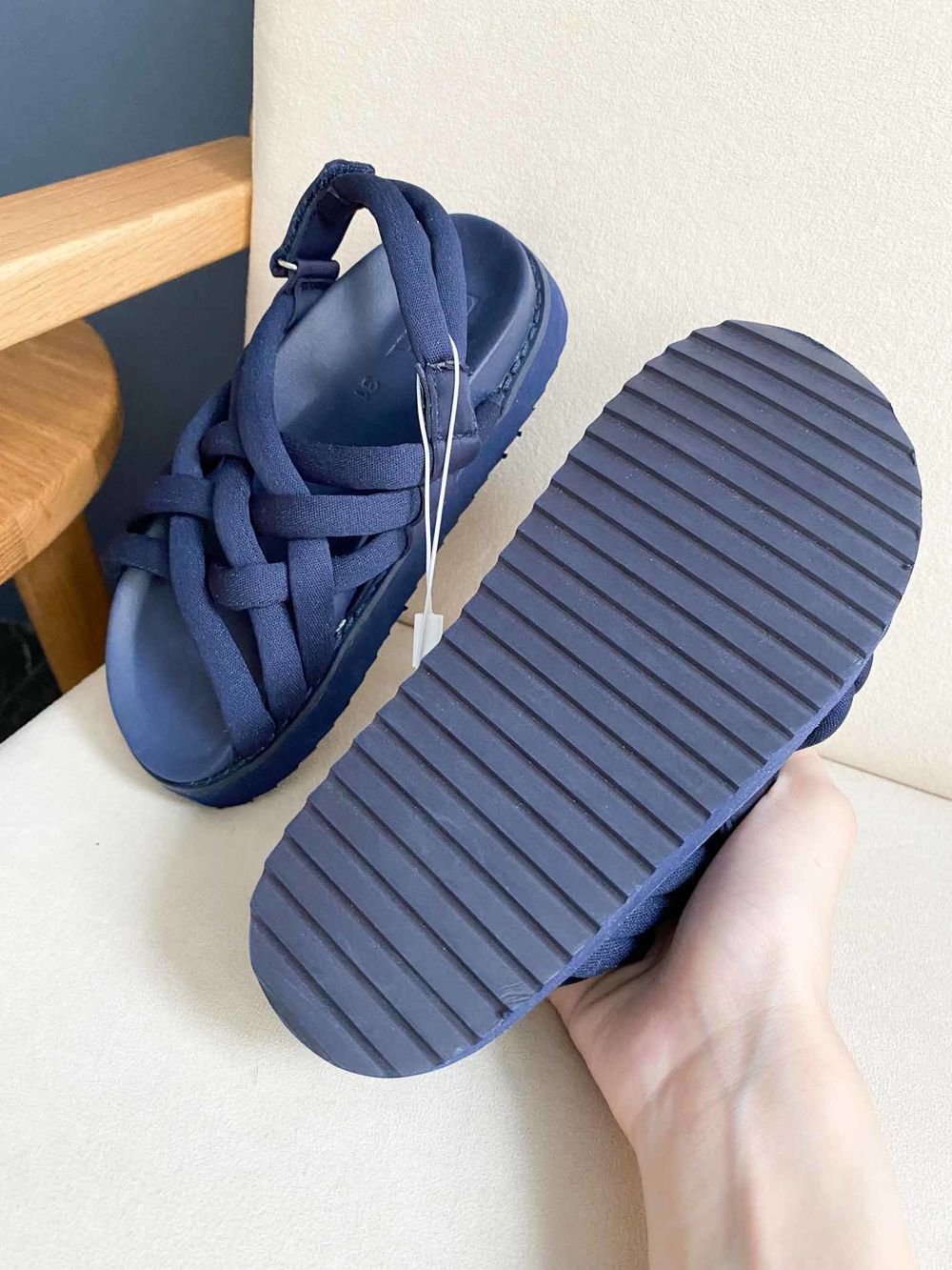 Сандалии Zara