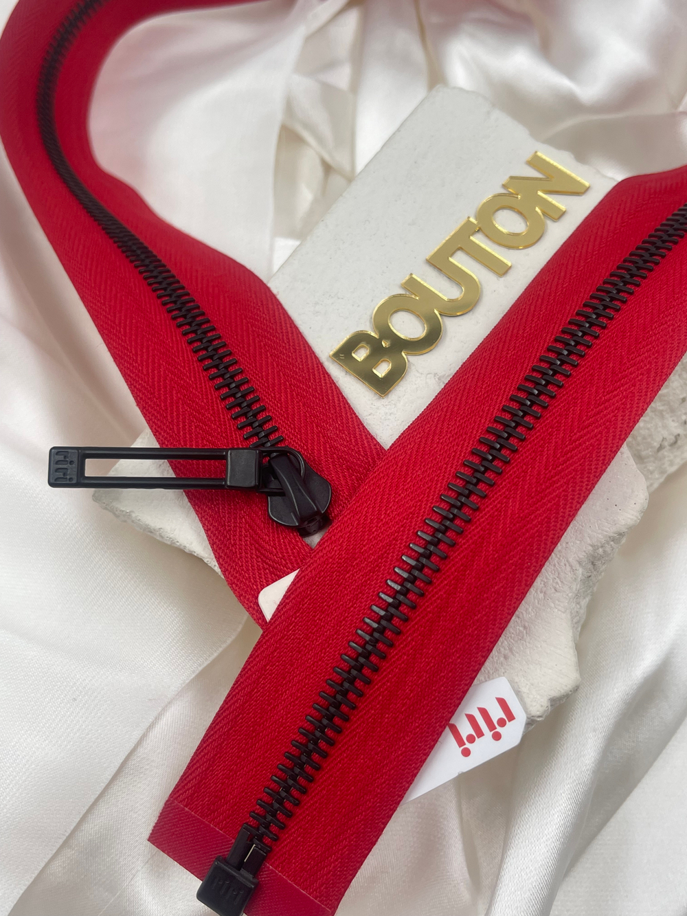 Молнии riri звено BI, слайдер STAB, разъёмная, 1 замок, 6 мм, цвет 2407, красный