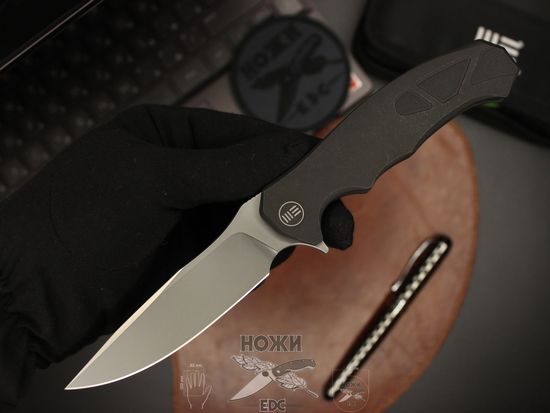 Складной нож WE Knife 37 910E c клинком из стали Böhler M390 Microclean®, рукоять титан