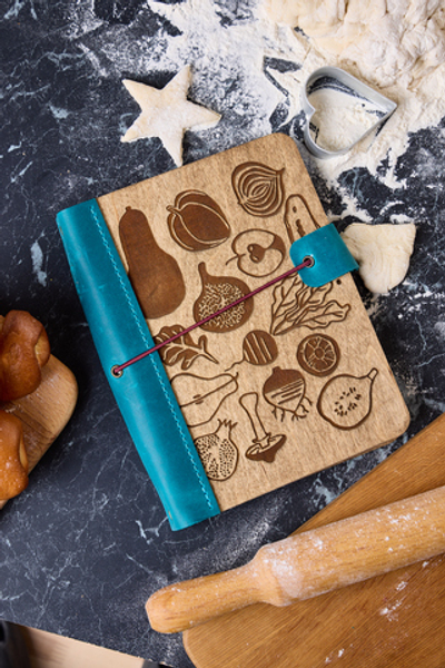 Кулинарная книга из дерева и кожи А5 Овощи