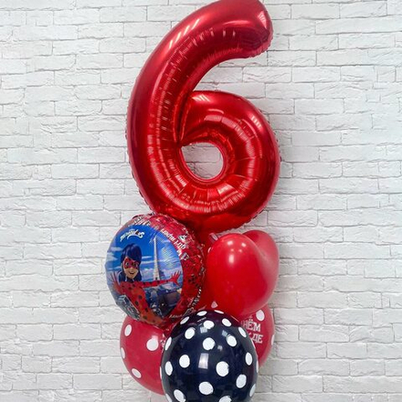 Композиция из воздушных шаров с красной цифрой