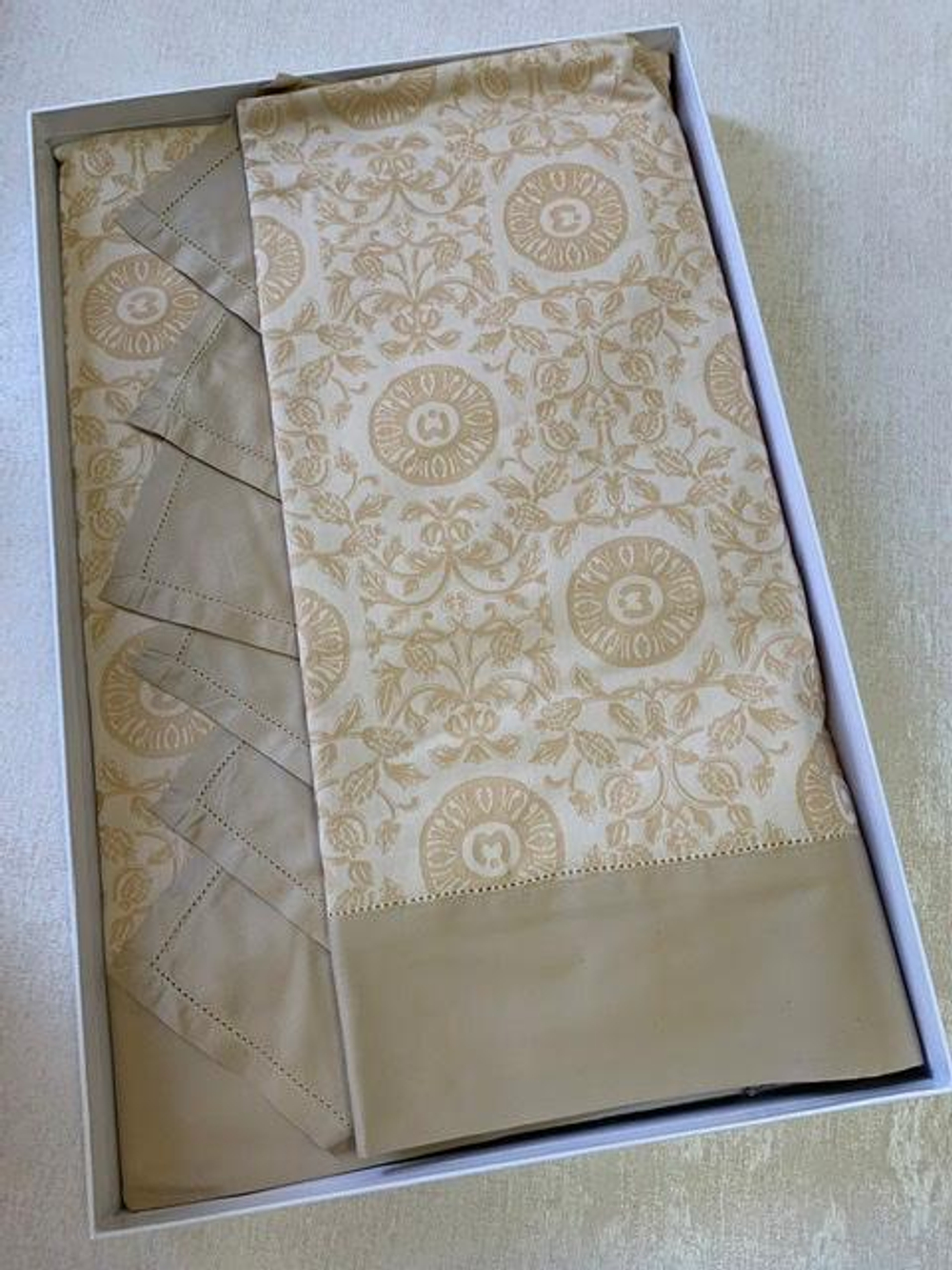 Скатерть 170х270 и 12 салфеток Gamba 1768 Begie светло-бежевая