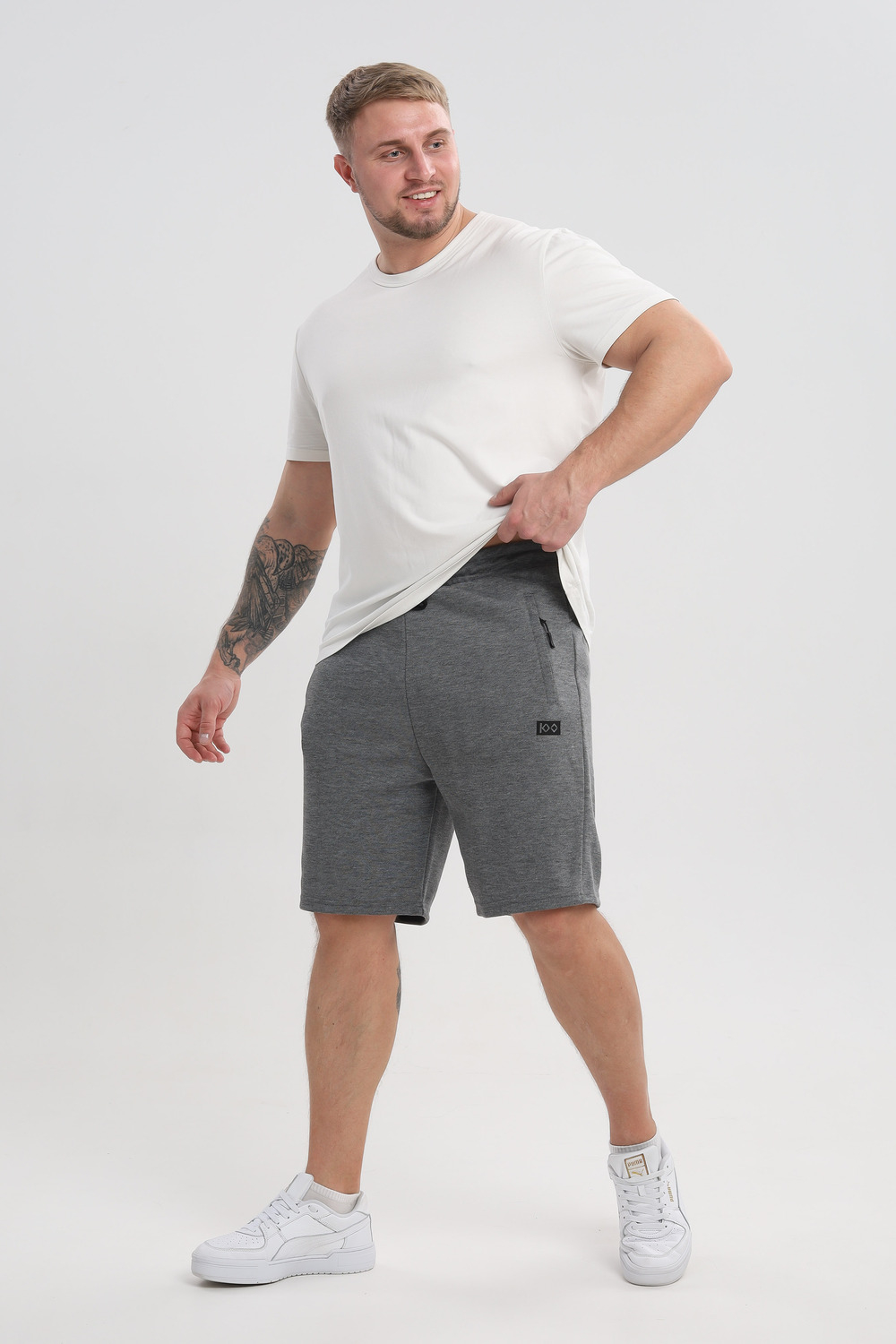 16 Шорты мужские