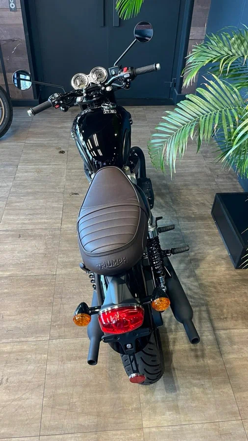 TRIUMPH BONNEVILLE T120 BLACK