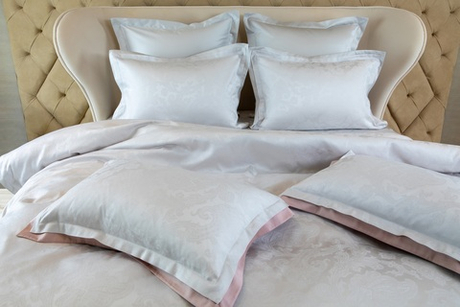 Постельное белье cемейное Сlaire Batiste Vienna Aleppo Square серый перламутр