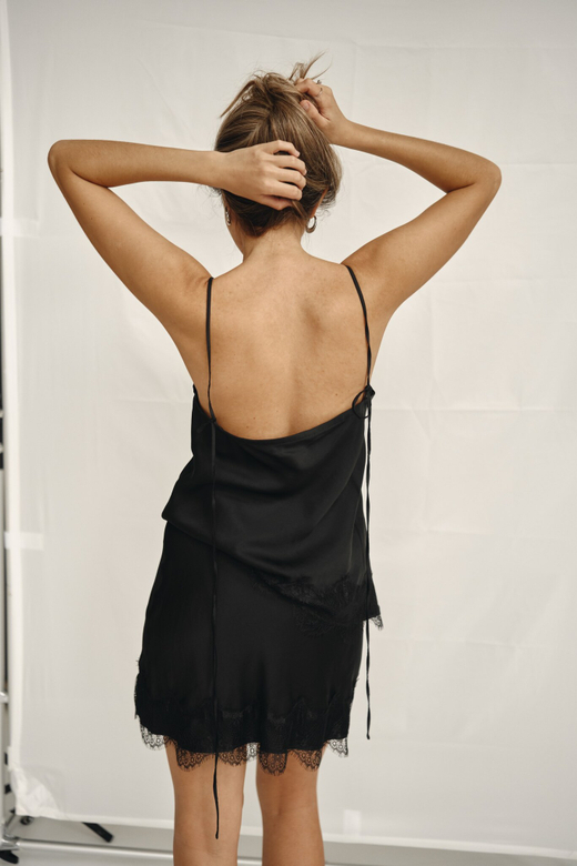 Юбка мини с разрезом и кружевом bk