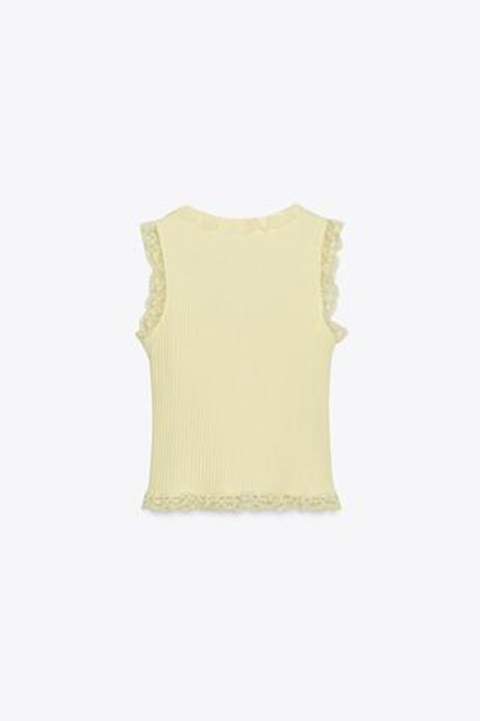 ZARA ТОП С КРУЖЕВОМ И ПУГОВИЦАМИ, СВЕТЛО-ЖЕЛТЫЙ