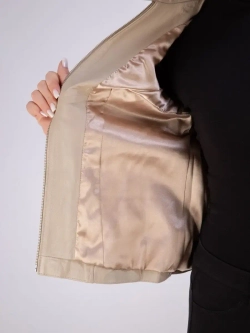 Кожаная куртка короткая на молнии демисезон