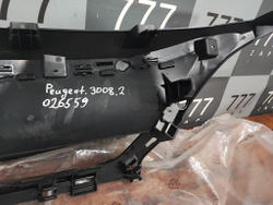 Кронштейн решетки радиатора Peugeot 3008 2 16-22 Б/У Оригинал 9815317780