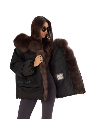 Комбинированный черный пуховик с мехом песца