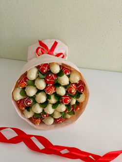 Букет из клубники "Ажур"