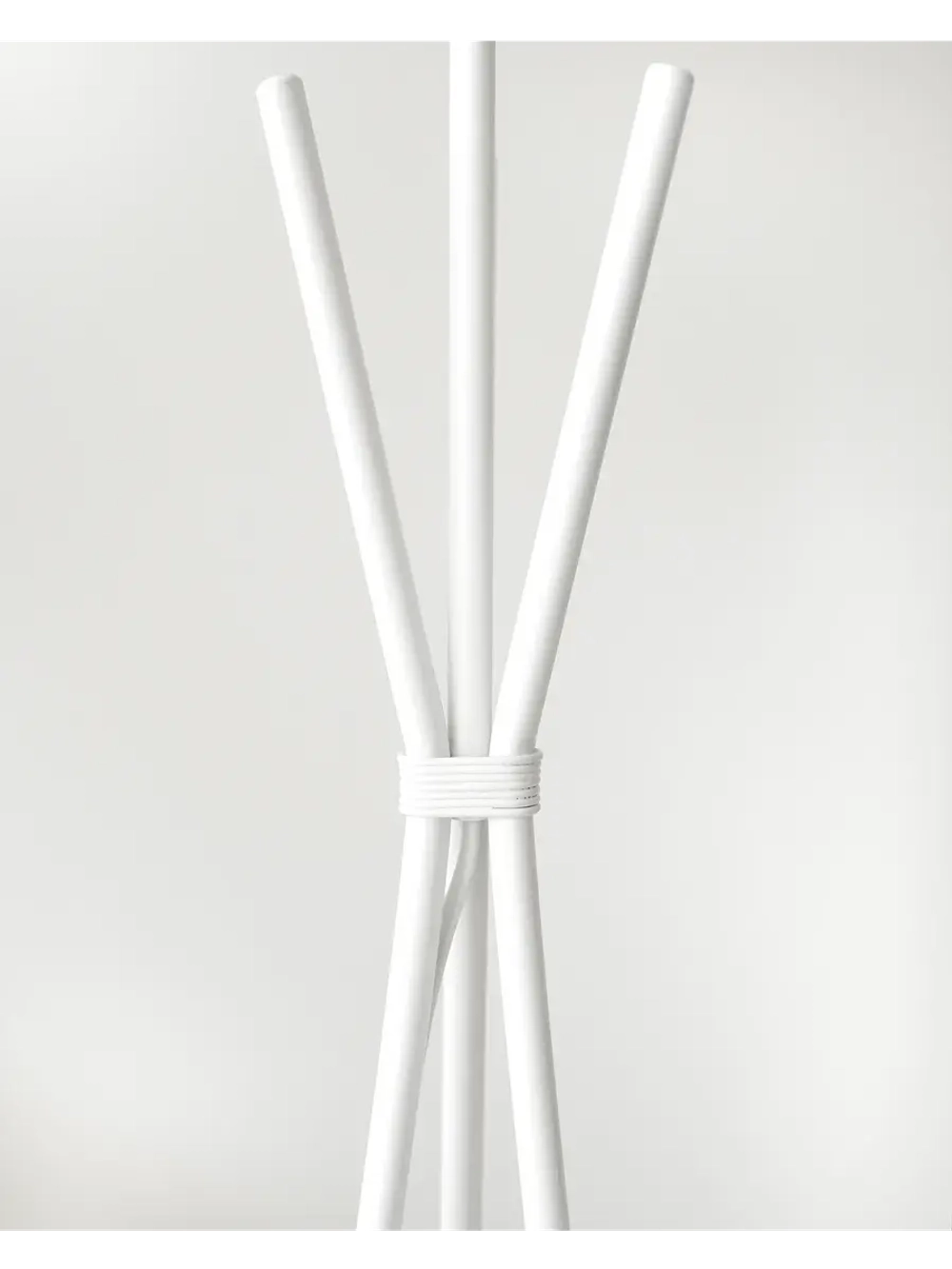 Торшер напольный с абажуром в гостиную современный